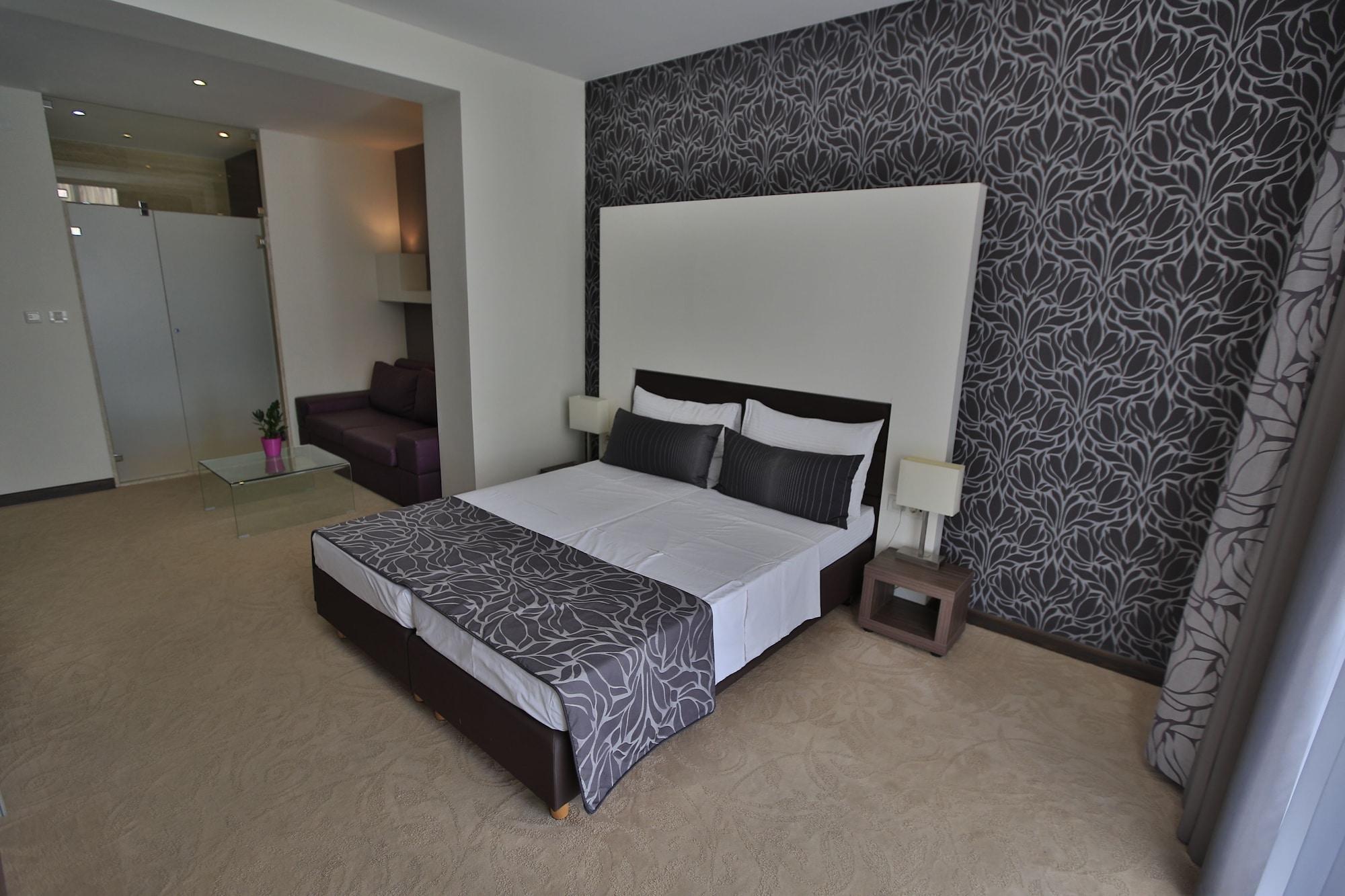 Beach Hotel Split Podstrana Bagian luar foto