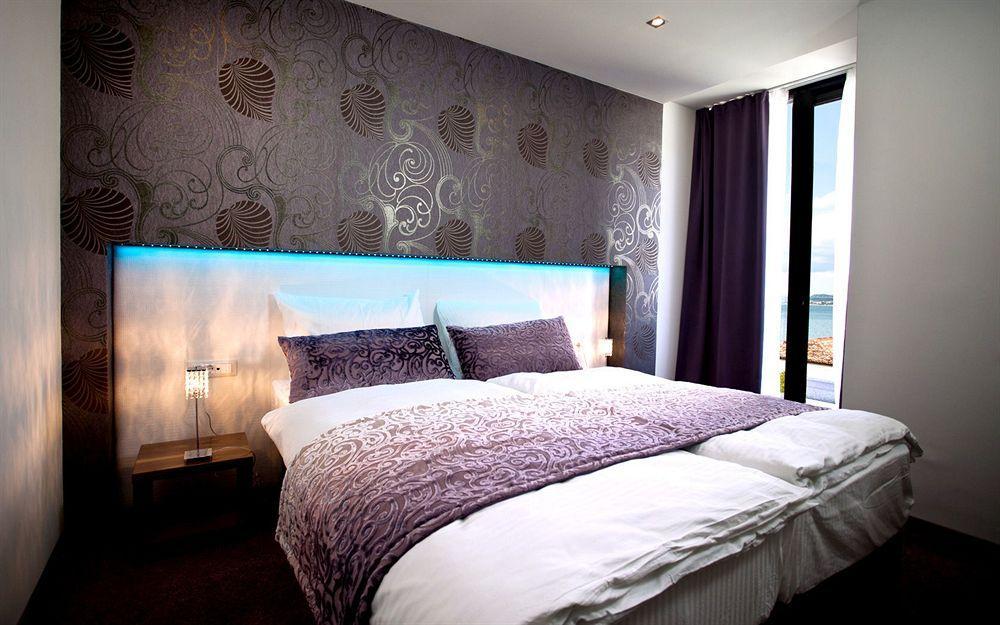 Beach Hotel Split Podstrana Bagian luar foto