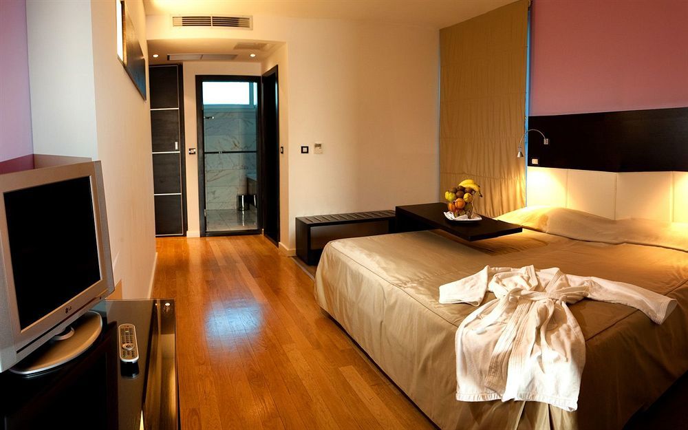 Beach Hotel Split Podstrana Bagian luar foto