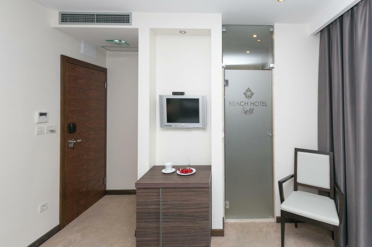Beach Hotel Split Podstrana Bagian luar foto