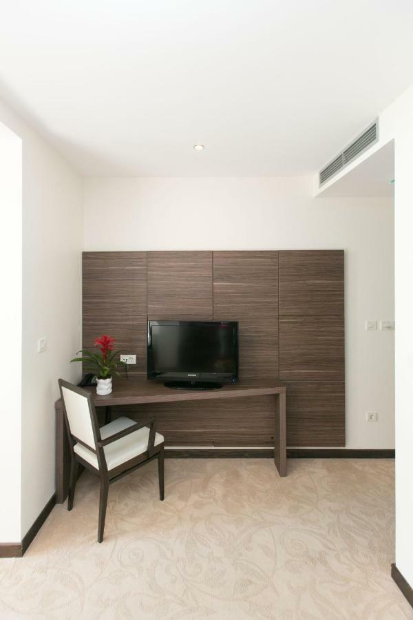 Beach Hotel Split Podstrana Bagian luar foto